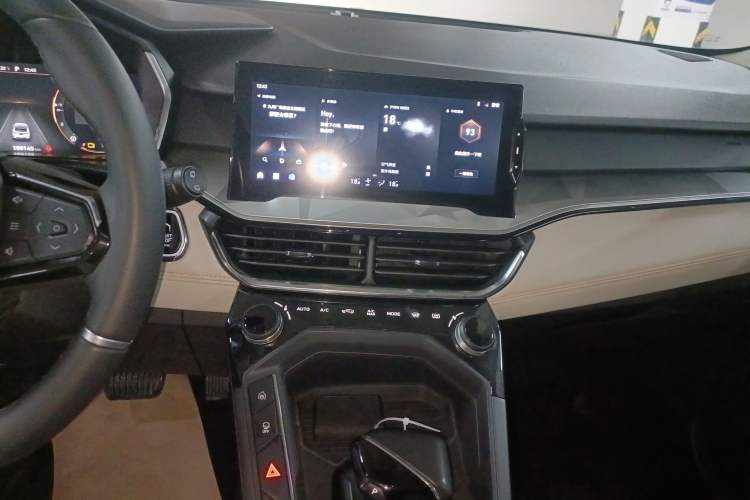 Used Lynk & Co 06 EM-P 2023 1.5T Remix PHEV Pro Audio And AC Panel