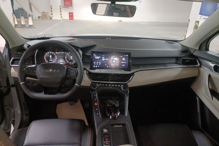 Used Lynk & Co 06 EM-P 2023 1.5T Remix PHEV Pro Center Console