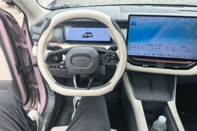 Used Lynk & Co 06 EM-P 2023 EM-P 126 Long-Range Halo Steering Wheel