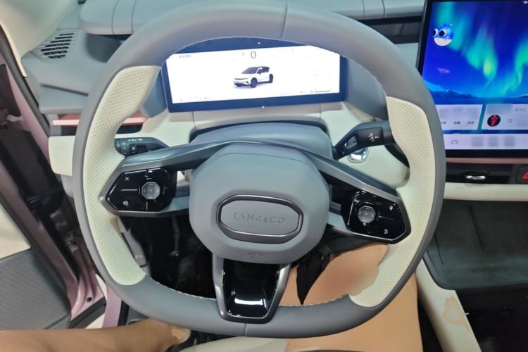 Used Lynk & Co 06 EM-P 2023 EM-P 126 Long-Range Halo Steering Wheel