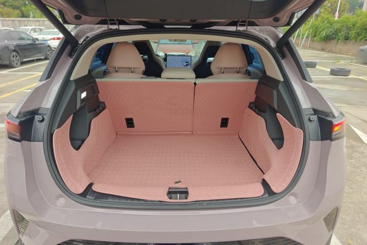 Used Lynk & Co 06 EM-P 2023 EM-P 126 Long-Range Pro Trunk