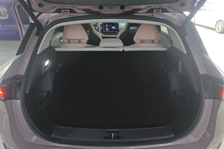 Used Lynk & Co 06 EM-P 2023 EM-P 126 Long-Range Halo Trunk