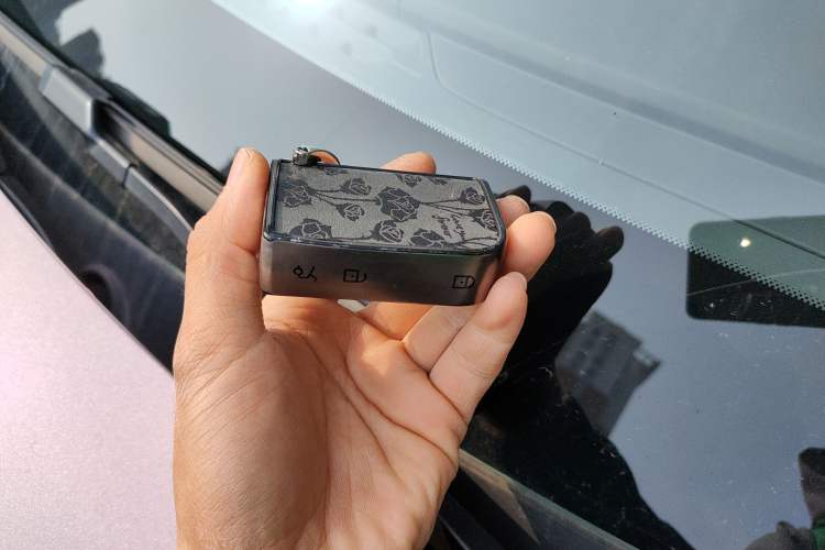Used Lynk & Co 06 EM-P 2023 EM-P 126 Long-Range Halo Vehicle Key