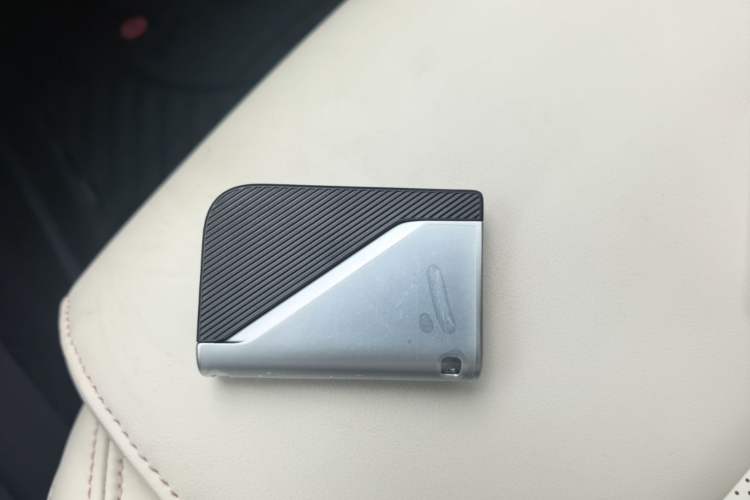 Used Lynk & Co 06 EM-P 2023 EM-P 126 Long-Range Halo Vehicle Key