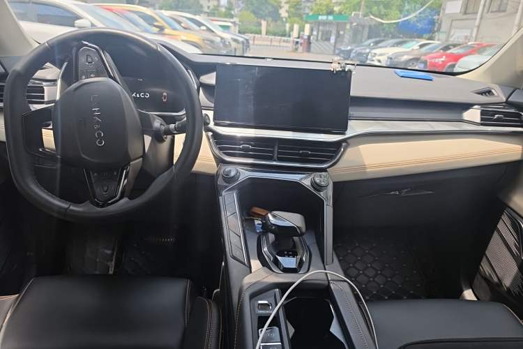 Used Lynk & Co 06 EM-P 2023 1.5T Remix PHEV Pro Center Console