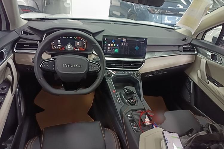 Used Lynk & Co 06 EM-P 2023 1.5T Remix PHEV Pro Center Console