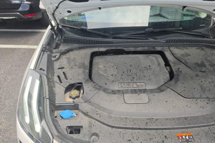 Used Lynk & Co 06 EM-P 2023 1.5T Remix PHEV Pro Engine Bay Right