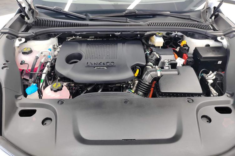Used Lynk & Co 06 EM-P 2023 EM-P 56 Standard Range Pro Engine Bay