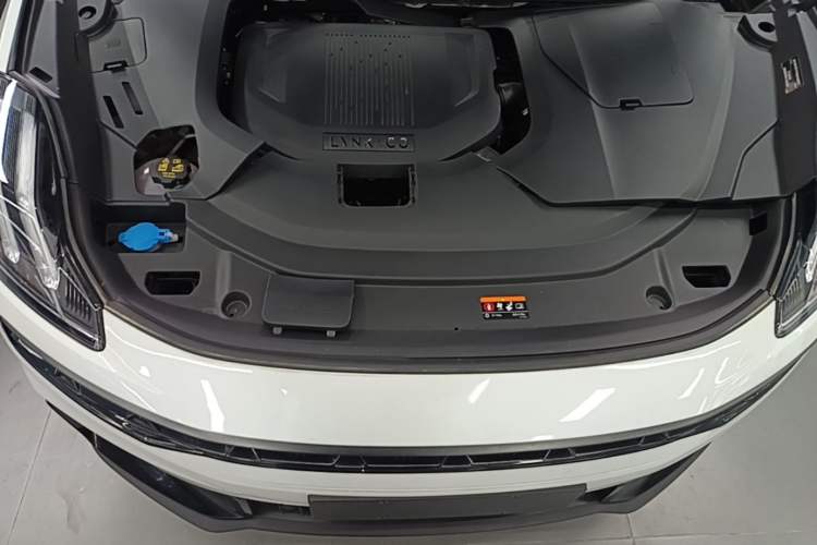 Used Lynk & Co 06 EM-P 2023 1.5T Remix PHEV Pro Engine Bay