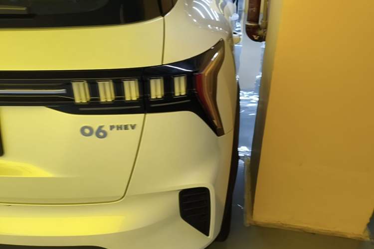 Used Lynk & Co 06 EM-P 2023 1.5T Remix PHEV Pro Exterior 3
