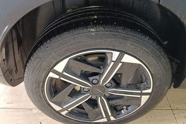Used Lynk & Co 06 EM-P 2023 EM-P 126 Long-Range Halo Exterior 5