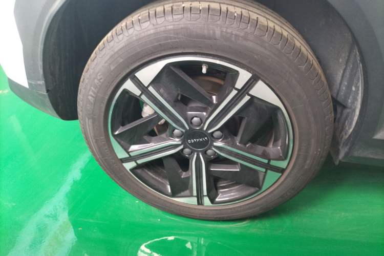 Used Lynk & Co 06 EM-P 2023 EM-P 56 Standard Range Pro Exterior 8