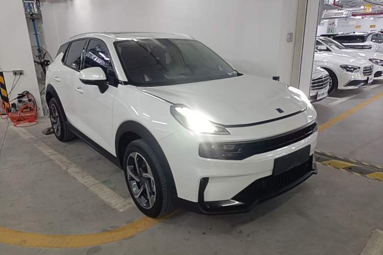 Used Lynk & Co 06 EM-P 2023 1.5T Remix PHEV Pro Front Right 45 Deg