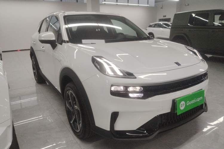 Used Lynk & Co 06 EM-P 2023 1.5T Remix PHEV Pro Front Right 45 Deg