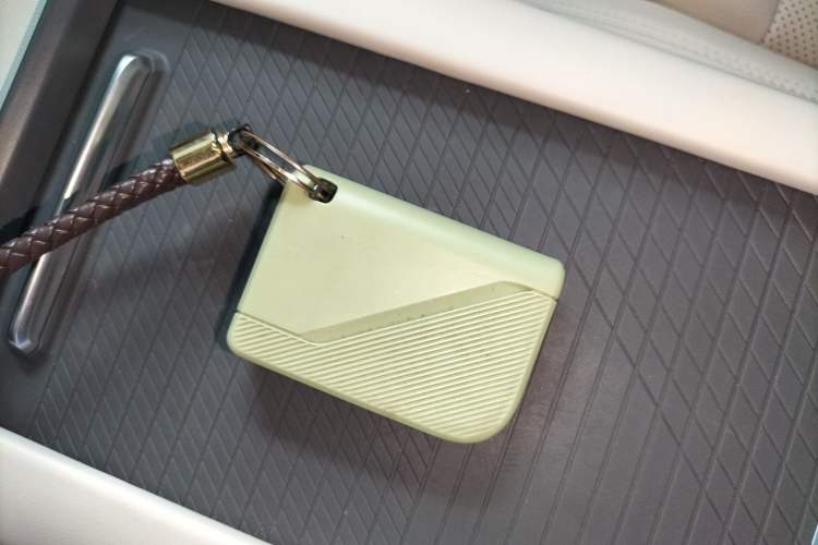 Used Lynk & Co 06 EM-P 2023 EM-P 56 Standard Range Pro Interior 1