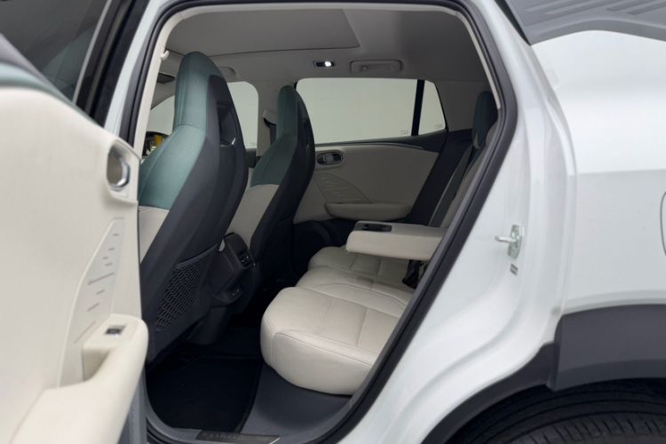 Used Lynk & Co 06 EM-P 2023 EM-P 126 Long-Range Halo Interior 4