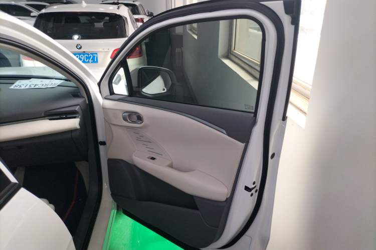 Used Lynk & Co 06 EM-P 2023 EM-P 56 Standard Range Pro Interior 5