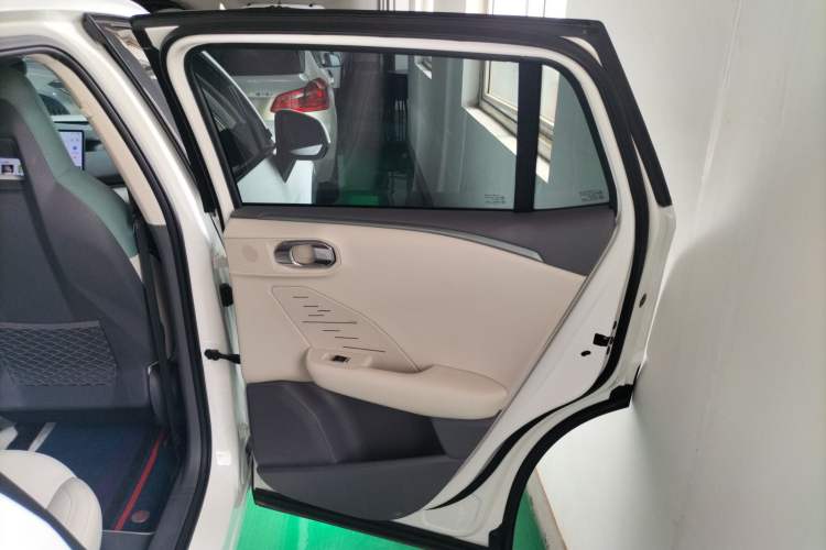 Used Lynk & Co 06 EM-P 2023 EM-P 56 Standard Range Pro Interior 6