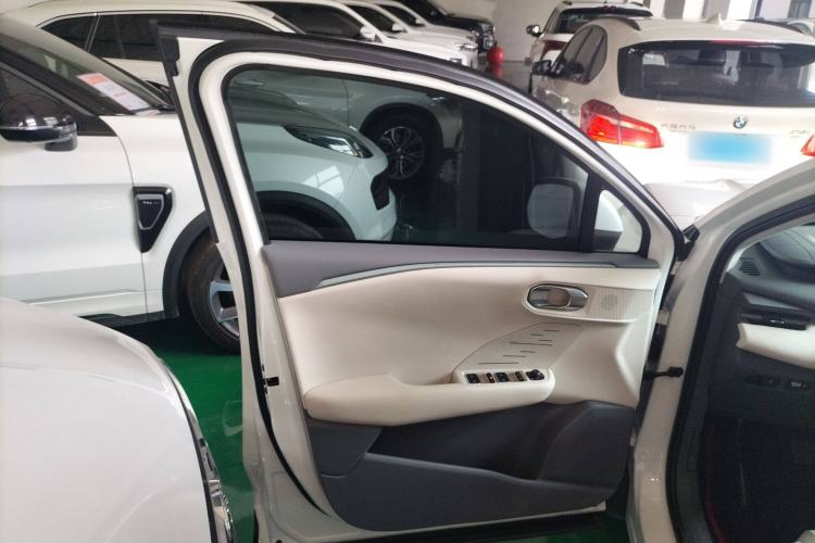 Used Lynk & Co 06 EM-P 2023 EM-P 56 Standard Range Pro Interior 7