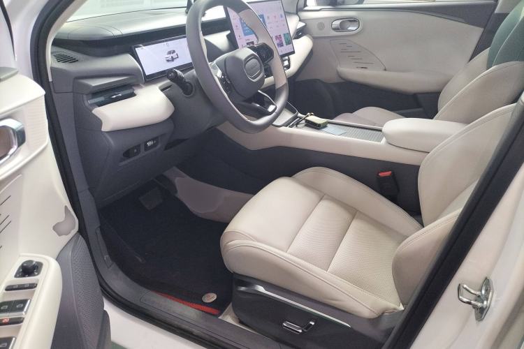 Used Lynk & Co 06 EM-P 2023 EM-P 56 Standard Range Pro Left Front Seat