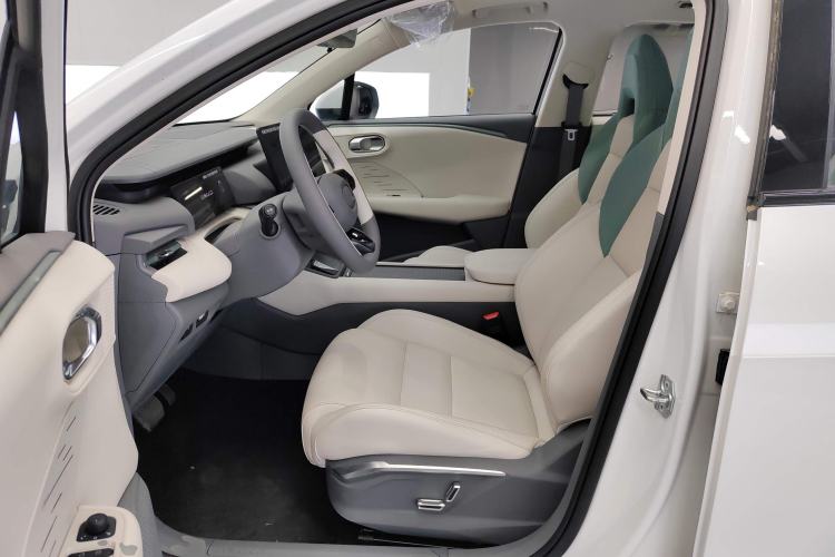 Used Lynk & Co 06 EM-P 2023 EM-P 56 Standard Range Pro Left Front Seat