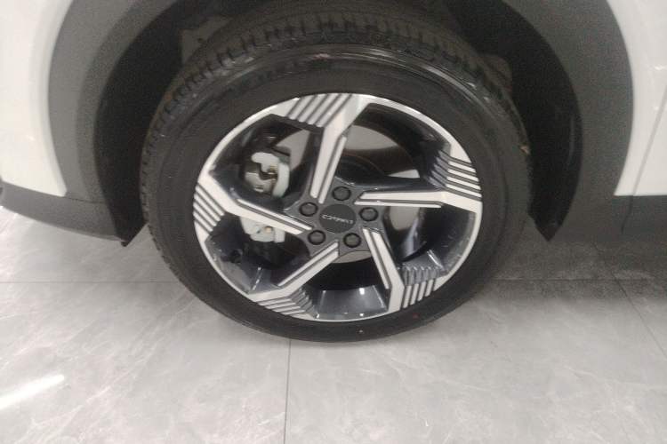 Used Lynk & Co 06 EM-P 2023 1.5T Remix PHEV Pro Left Front Wheel Hub