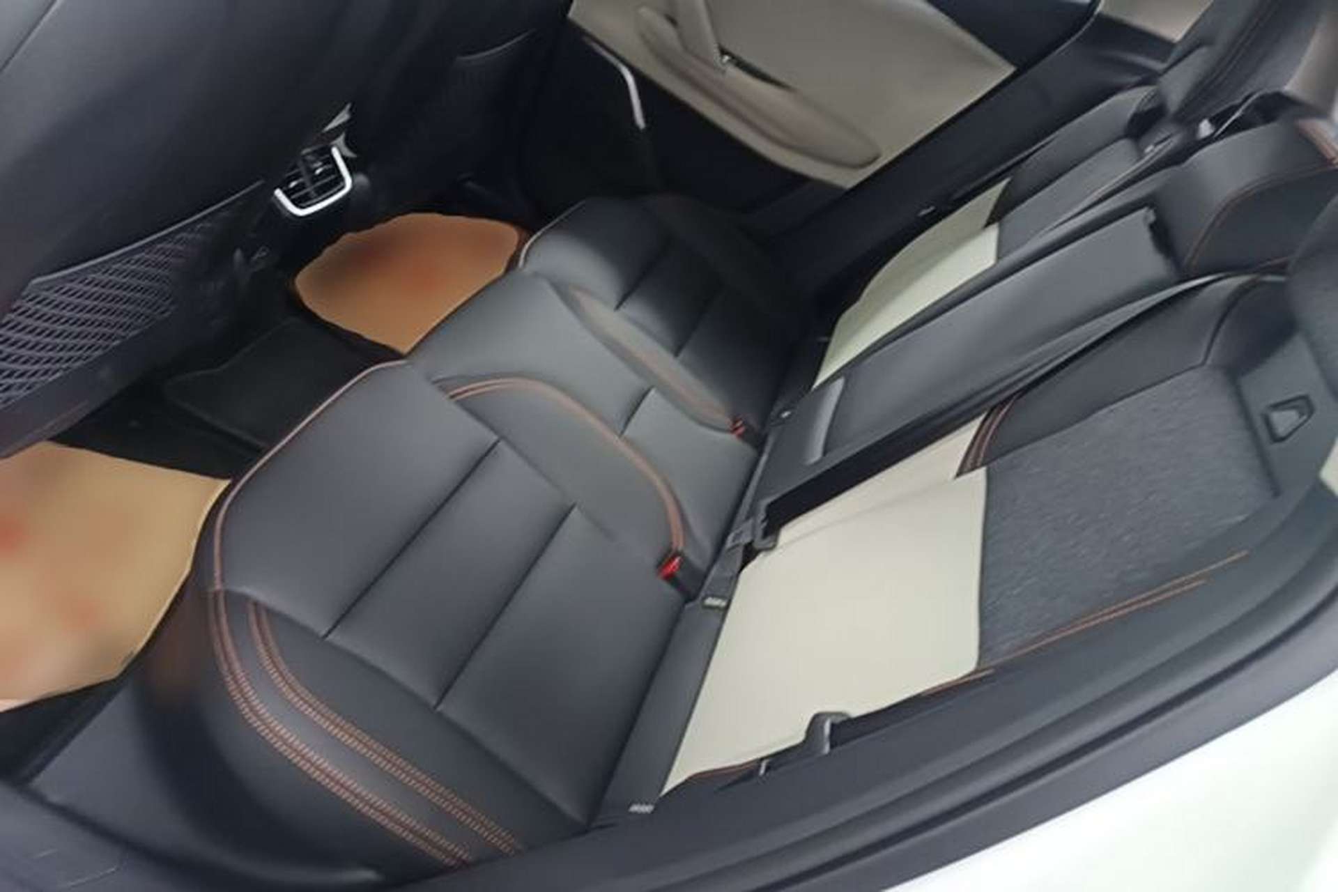Used Lynk & Co 06 EM-P 2023 1.5T Remix PHEV Pro Left Rear Seat
