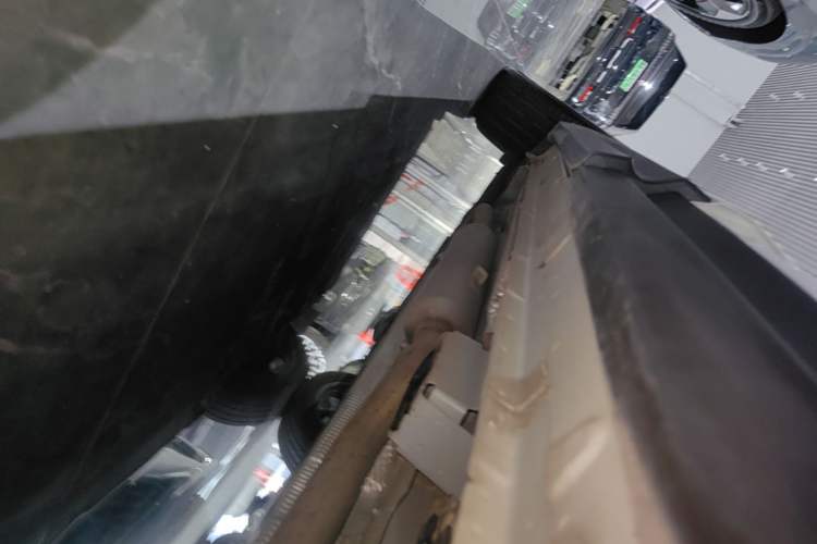 Used Lynk & Co 06 EM-P 2023 EM-P 56 Standard Range Pro Left Side Sill