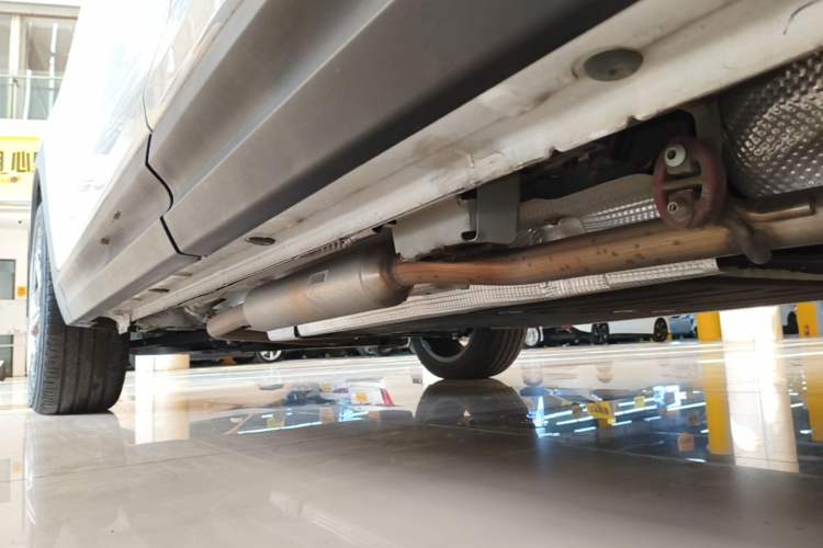 Used Lynk & Co 06 EM-P 2023 EM-P 126 Long-Range Halo Left Side Sill