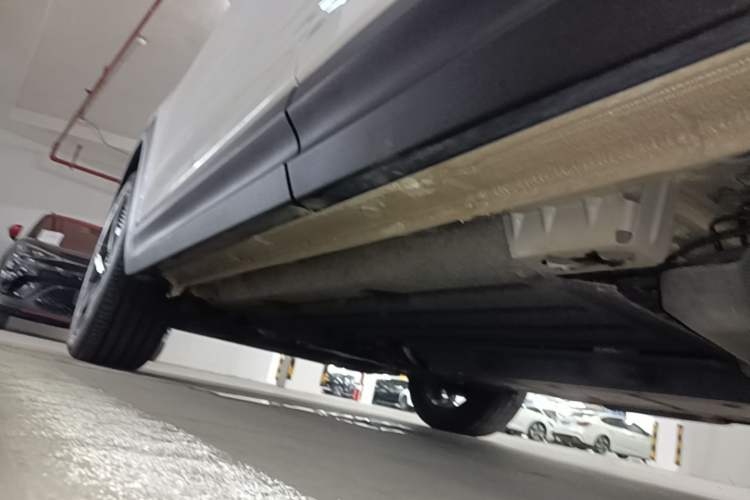 Used Lynk & Co 06 EM-P 2023 1.5T Remix PHEV Pro Left Side Sill