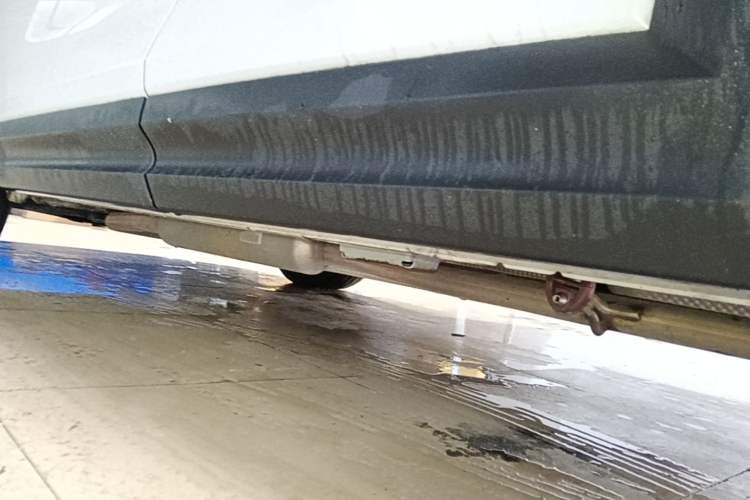 Used Lynk & Co 06 EM-P 2023 EM-P 126 Long-Range Halo Left Side Sill