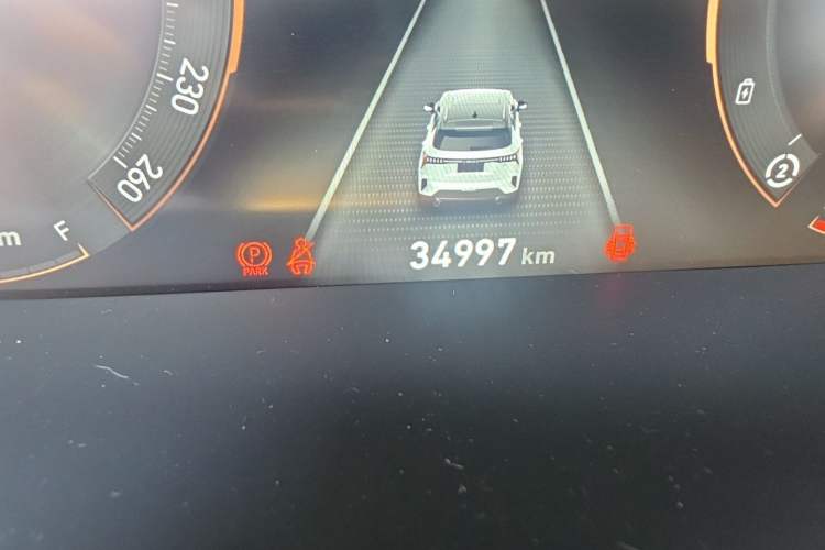 Used Lynk & Co 06 EM-P 2023 1.5T Remix PHEV Pro Odometer Close Up