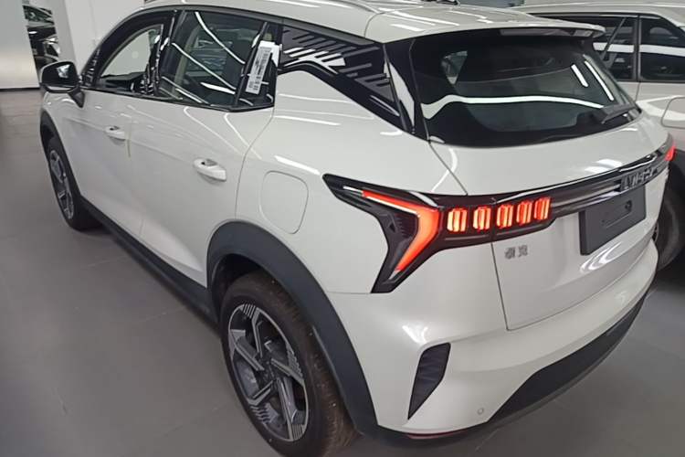 Used Lynk & Co 06 EM-P 2023 1.5T Remix PHEV Pro Rear Left 45 Deg