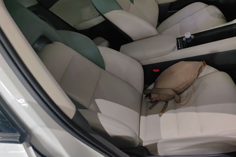 Used Lynk & Co 06 EM-P 2023 EM-P 56 Standard Range Pro Right Front Seat