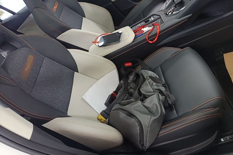 Used Lynk & Co 06 EM-P 2023 1.5T Remix PHEV Pro Right Front Seat