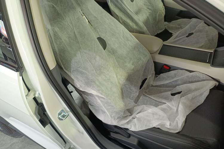 Used Lynk & Co 06 EM-P 2023 EM-P 56 Standard Range Pro Right Front Seat