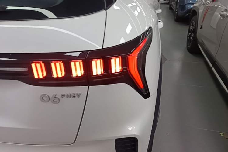 Used Lynk & Co 06 EM-P 2023 1.5T Remix PHEV Pro Right Rear Taillight