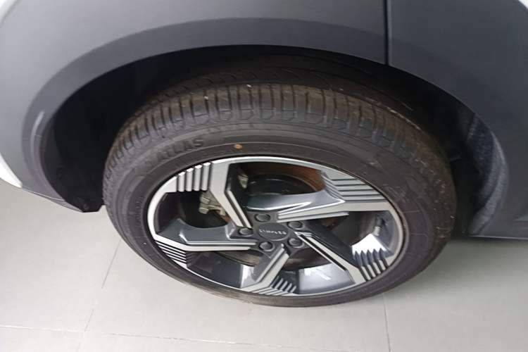 Used Lynk & Co 06 EM-P 2023 1.5T Remix PHEV Pro Right Rear Wheel Hub