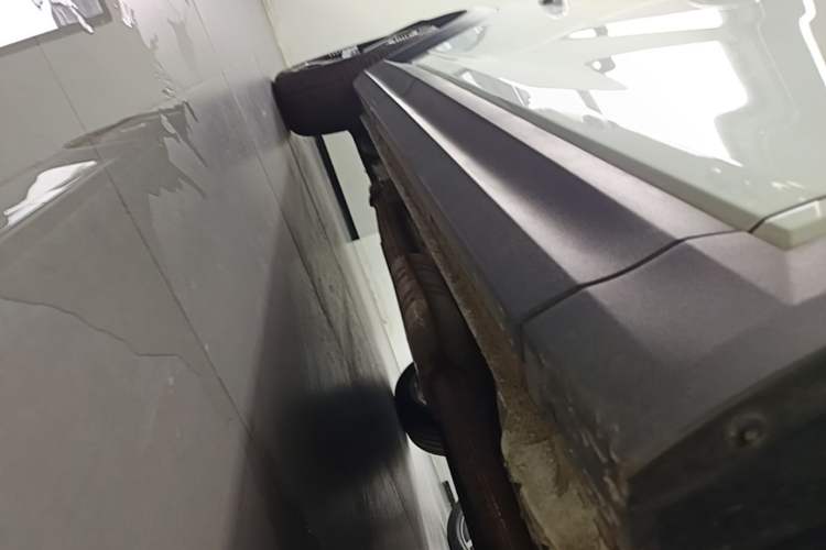 Used Lynk & Co 06 EM-P 2023 1.5T Remix PHEV Pro Right Side Sill