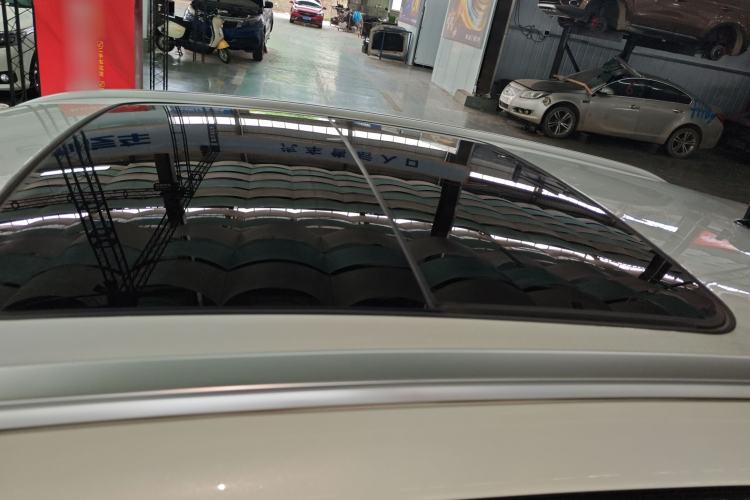 Used Lynk & Co 06 EM-P 2023 EM-P 56 Standard Range Pro Roof