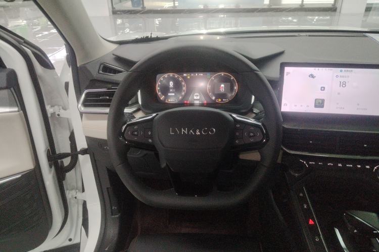 Used Lynk & Co 06 EM-P 2023 1.5T Remix PHEV Pro Steering Wheel