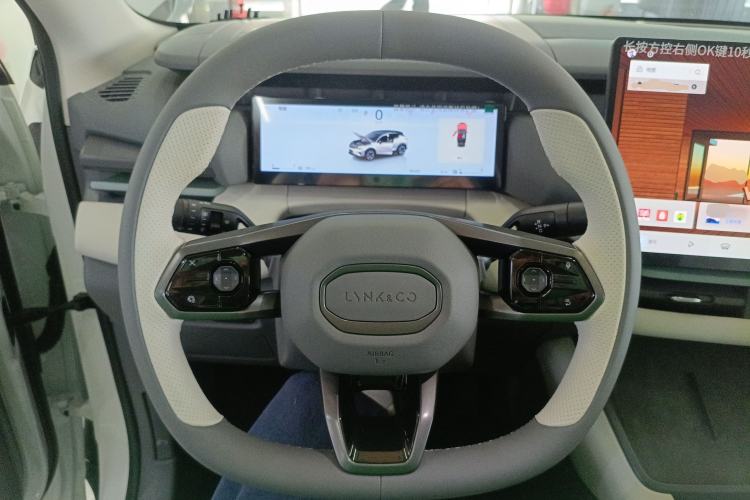 Used Lynk & Co 06 EM-P 2023 EM-P 56 Standard Range Pro Steering Wheel