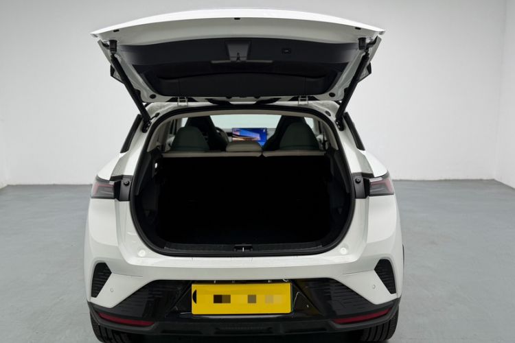Used Lynk & Co 06 EM-P 2023 EM-P 126 Long-Range Halo Trunk