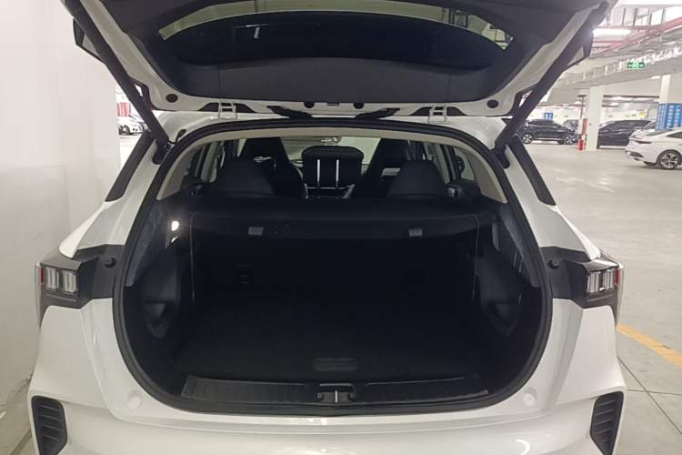 Used Lynk & Co 06 EM-P 2023 1.5T Remix PHEV Pro Trunk
