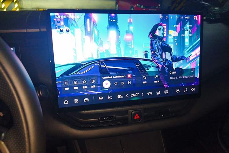 Used Lynk & Co 06 EM-P 2024 EM-P 126 Long-Range Max Audio And AC Panel