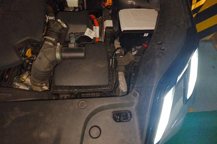 Used Lynk & Co 06 EM-P 2024 EM-P 126 Long-Range Max Engine Bay Left