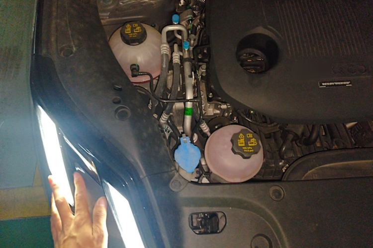 Used Lynk & Co 06 EM-P 2024 EM-P 126 Long-Range Max Engine Bay Right