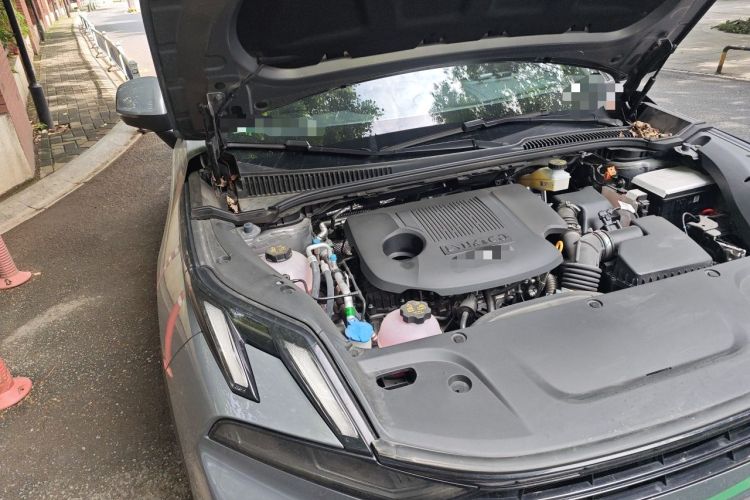 Used Lynk & Co 06 EM-P 2024 EM-P 126 Long-Range Max Engine Bay Right
