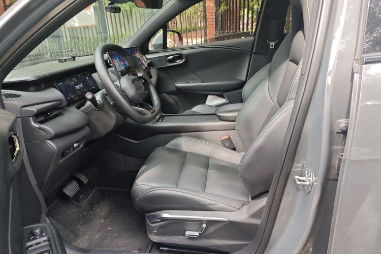 Used Lynk & Co 06 EM-P 2024 EM-P 126 Long-Range Max Left Front Seat