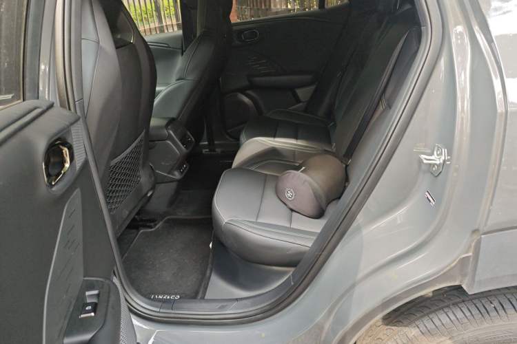 Used Lynk & Co 06 EM-P 2024 EM-P 126 Long-Range Max Left Rear Seat